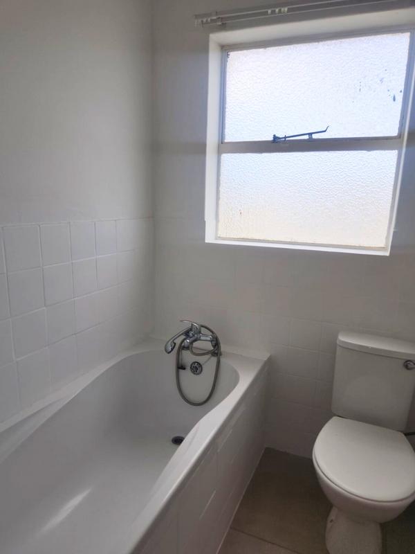 To Let 1 Bedroom Property for Rent in Wynberg Upper Western Cape